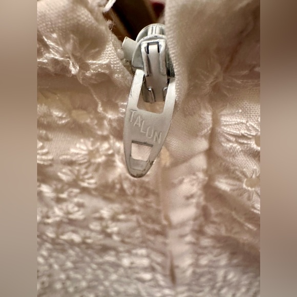 Vintage white eyelet Maxi Dress Daisy appliqué Size 6 Prairie 70’s Boho Theater - Picture 15 of 15